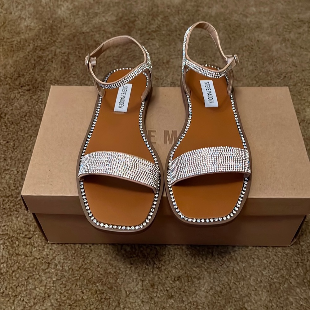 Steve Madden flat sandal